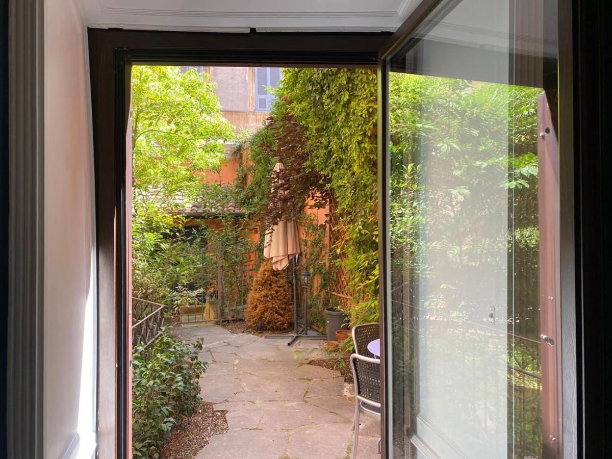 Rione Monti Studio Apt With Private Garden Рим Екстериор снимка