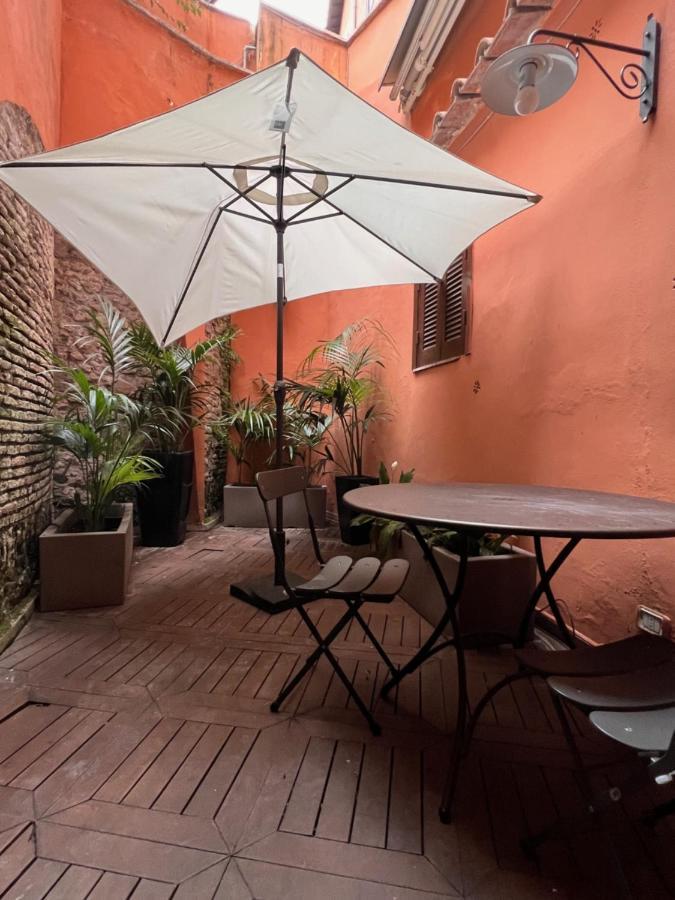 Rione Monti Studio Apt With Private Garden Рим Екстериор снимка