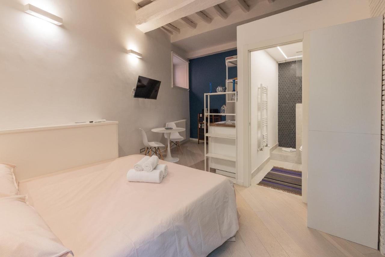 Rione Monti Studio Apt With Private Garden Рим Екстериор снимка